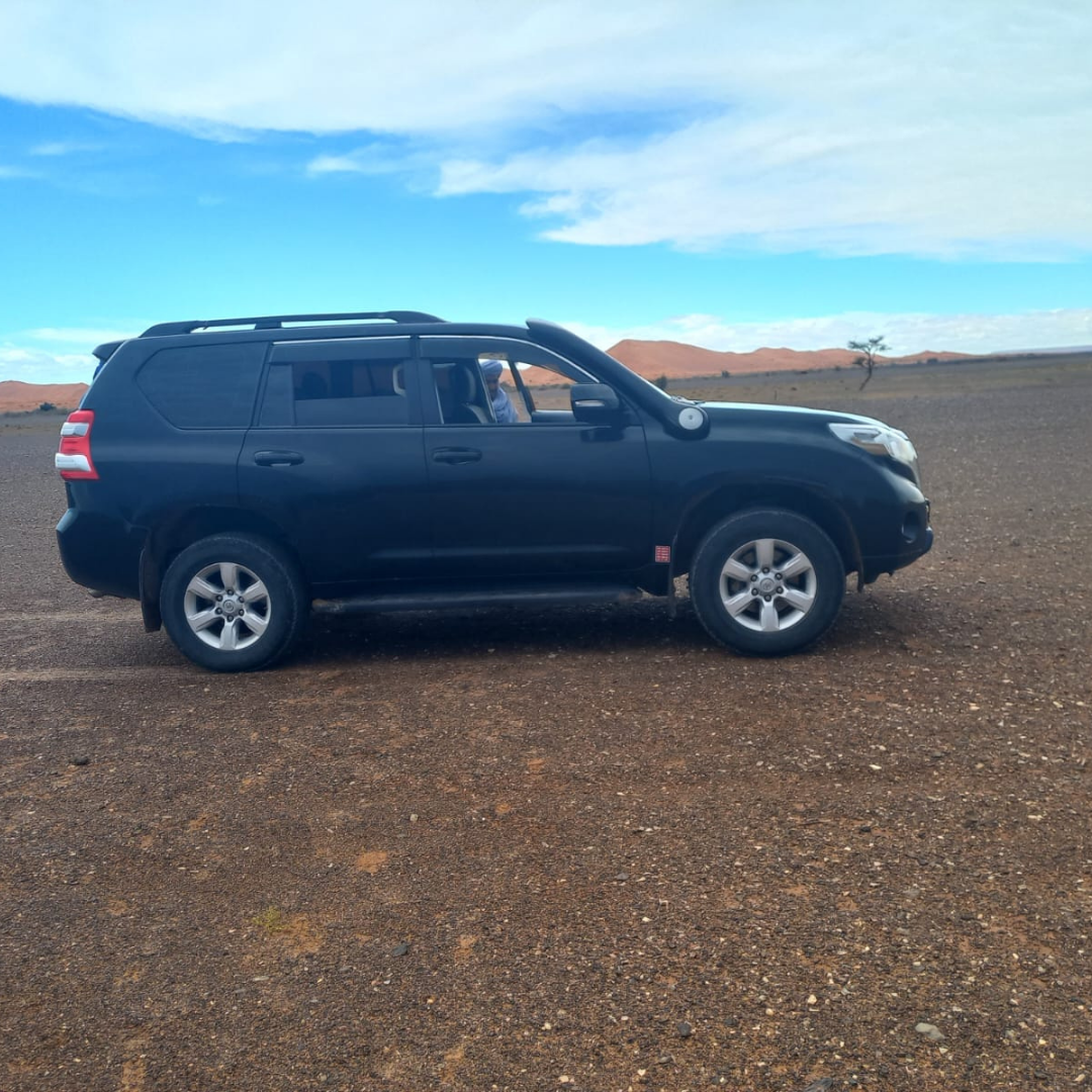 Jeep Merzouga Desert Tours 4x4 across Erg Chebbi dunes